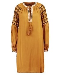 Robe tabac YAS