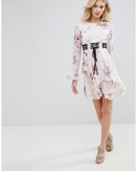 Robe trapèze à fleurs violet clair Missguided