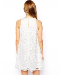 Robe trapèze en dentelle blanche Asos