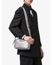 Sac bandoulière en cuir argenté Prada