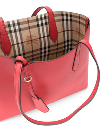 Sac fourre-tout en cuir rouge Burberry