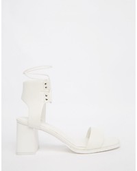 Sandales à talons blanches Asos