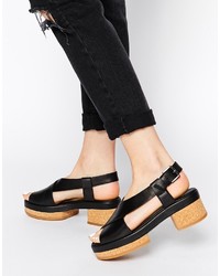 Sandales à talons en cuir épaisses noires Clarks