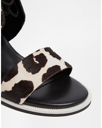 Sandales à talons en cuir imprimées léopard grises Senso
