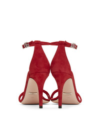 Sandales à talons en daim rouges Gucci