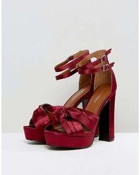 Sandales à talons en satin bordeaux Glamorous