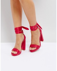 Sandales à talons en satin rouges Coco Wren