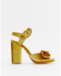 Sandales à talons en velours jaunes Oasis
