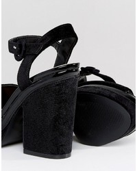 Sandales à talons en velours noires Qupid
