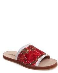 Sandales brodées rouges