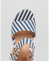 Sandales compensées à rayures horizontales bleu clair Love Moschino
