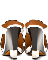 Sandales compensées en cuir blanches et noires Givenchy