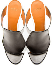 Sandales compensées en cuir blanches et noires Givenchy
