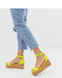 Sandales compensées en cuir jaunes New Look