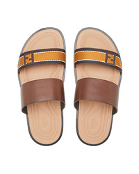 Sandales en cuir marron clair Fendi