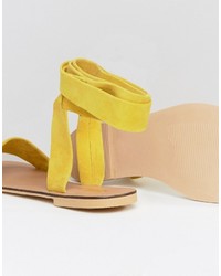 Sandales en daim jaunes Asos