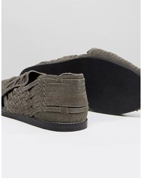 Sandales en daim tressées grises Asos