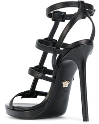 Sandales noires Versace