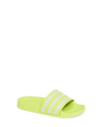 Sandales plates en caoutchouc chartreuses