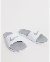 Sandales plates en caoutchouc imprimées blanches Nike