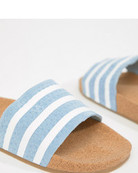 Sandales plates en cuir à rayures horizontales bleu clair