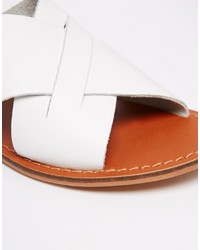 Sandales plates en cuir blanches Asos