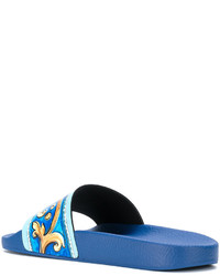 Sandales plates en cuir imprimées bleues Dolce & Gabbana