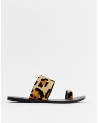 Sandales plates en cuir imprimées léopard marron clair