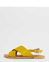 Sandales plates en cuir jaunes ASOS DESIGN