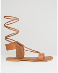 Sandales plates en cuir marron clair Asos