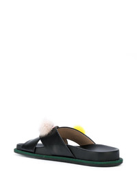 Sandales plates en cuir noires Fendi