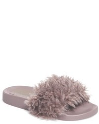 Sandales plates en fourrure violet clair