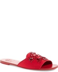 Sandales plates en satin rouges