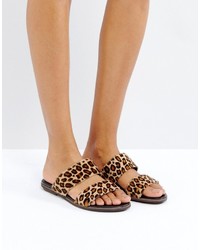 Sandales plates imprimées léopard tabac