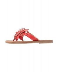 Sandales plates rouges Tamaris