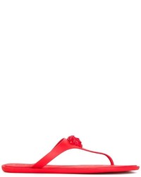 Sandales plates rouges Versace
