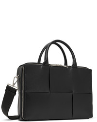 Serviette en cuir tressée noire Bottega Veneta