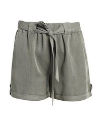 Short olive Modström