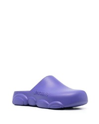 Slippers en cuir épaisses violet clair Moschino