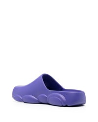 Slippers en cuir épaisses violet clair Moschino
