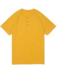 T-shirt à col boutonné jaune