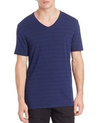 T-shirt à col en v à rayures horizontales bleu marine