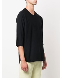 T-shirt à col en v noir Homme Plissé Issey Miyake