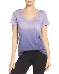 T-shirt à col en v violet clair