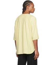 T-shirt à col rond jaune Homme Plissé Issey Miyake