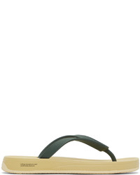 Tongs en caoutchouc vert foncé