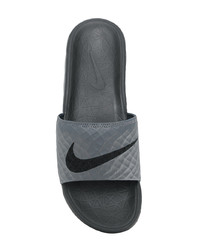 Tongs grises Nike