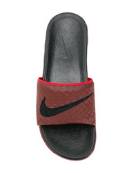 Tongs rouges Nike